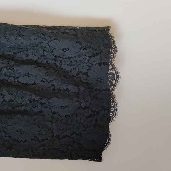 Joie Lace Dress - Picture 4 of 11